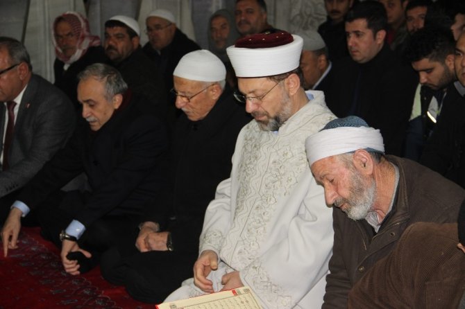 Diyanet İşleri Başkanı Ali Erbaş, Balıklıgöl’de sabah namazını kıldırdı