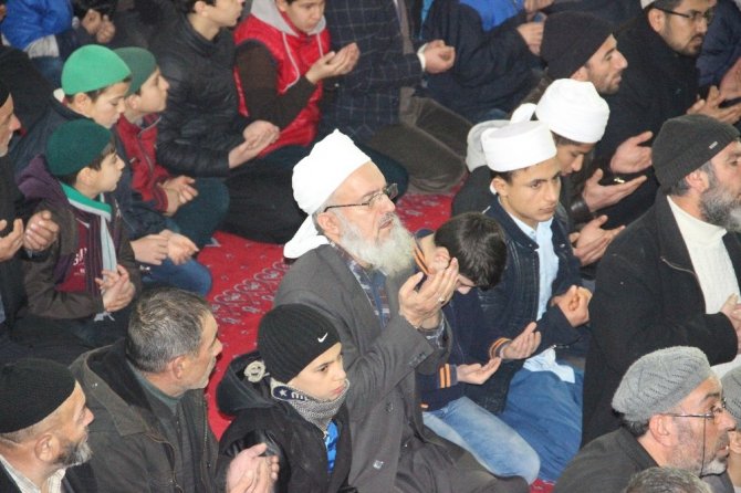 Diyanet İşleri Başkanı Ali Erbaş, Balıklıgöl’de sabah namazını kıldırdı