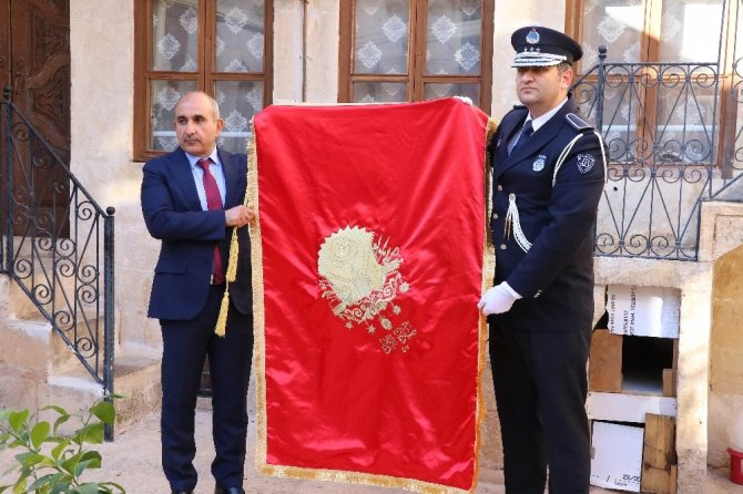 Çanakkale’de destan yazan 57’nci Alay’ın sancağı Afrin’deki Mehmetçiğe teslim edildi