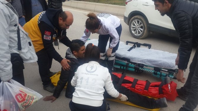 Geri geri manevra yaparken arkasındaki yayaya çarptı