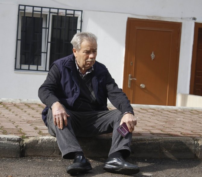 Madde Bağımlısı Babasını Bıçakladı Eve Almadı