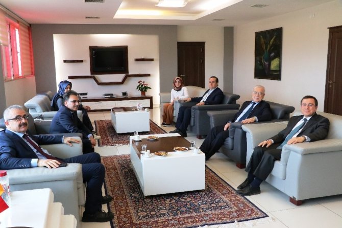 İnönü Üniversitesi, 24. İlahiyat ve İslami İlimler Fakülteleri Dekanları