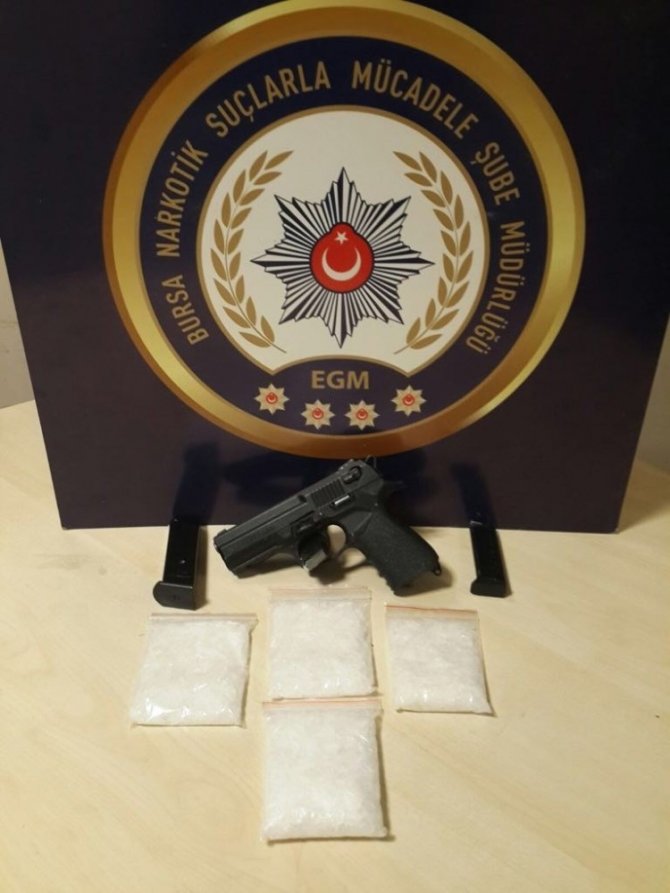 Bursa’da zehir tacirlerine darbe: 8 kişi gözaltında