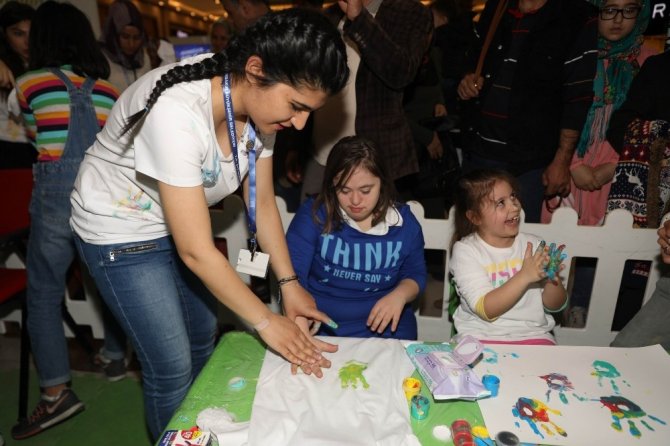 Ceylan Karavil Park’ta ‘Kendi Tişörtünü Kendin Yap’ Etkinliği Gerçekleşti