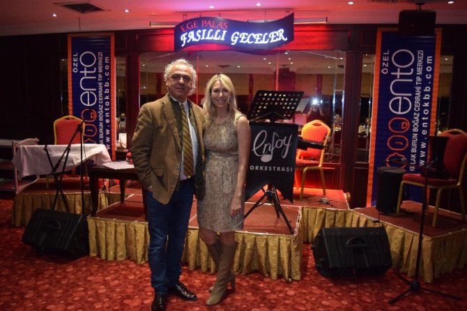 İzmir'de Tıp Merkezi Çalışanları Tıp Bayramında Doyasıya Eğlendi