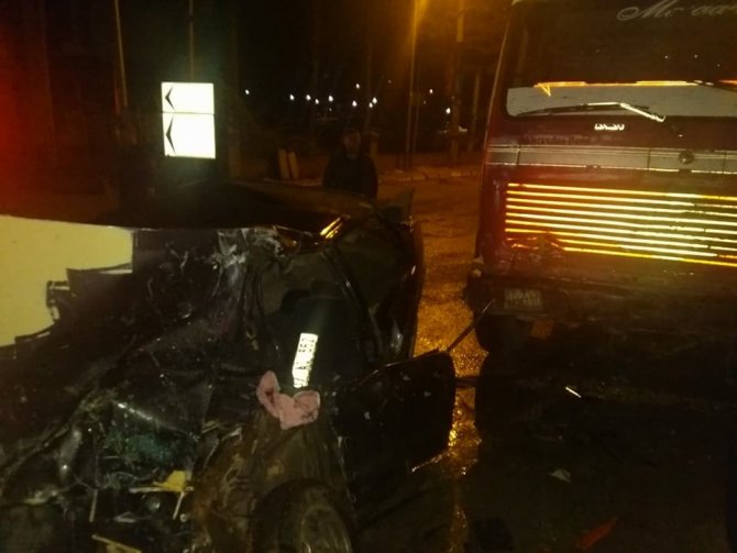 Kastamonu'da Kamyon ile otomobil çarpıştı: 2 Yaralı