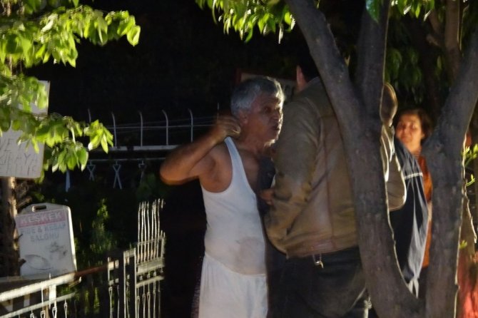 Kuşadası’nda bir lokanta alev alev yandı