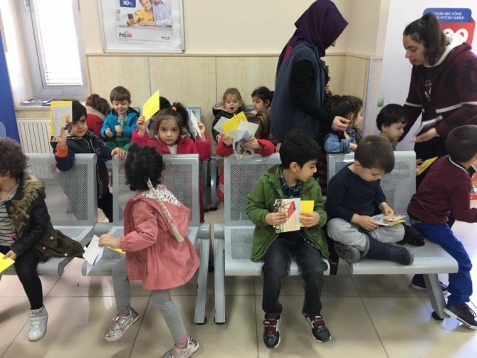 Anaokulu Öğrencileri PTT'de Mektupla Tanıştı