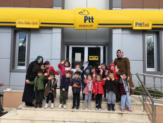 Anaokulu Öğrencileri PTT'de Mektupla Tanıştı