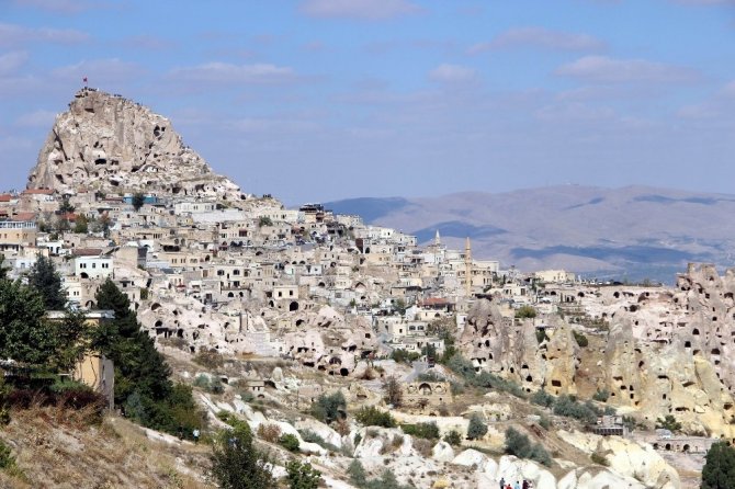 Dünyanın En Yüksek Peribacasına Ziyaretçi Akını