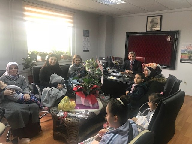 Lösam Çocukları Yaşlıları Ziyaret Etti