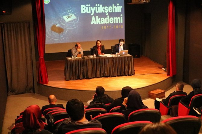 Sakarya Büyükşehir Akademi’de Dersler Tüm Hızıyla Devam Ediyor