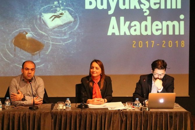 Sakarya Büyükşehir Akademi’de Dersler Tüm Hızıyla Devam Ediyor