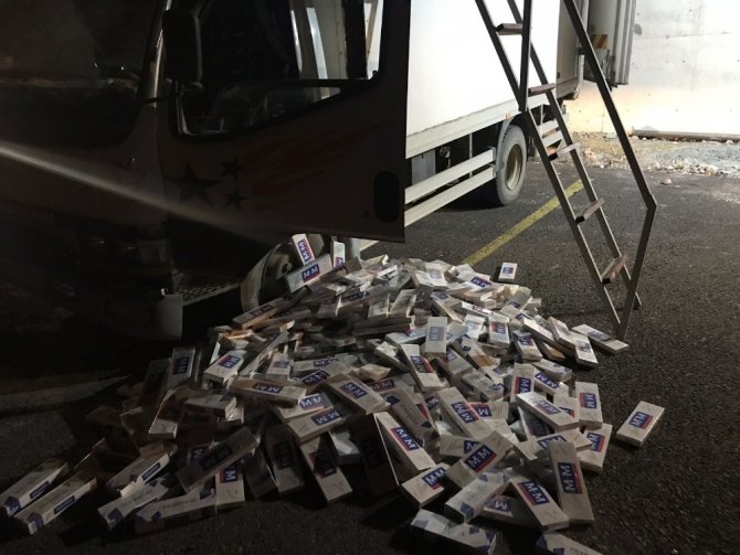 Van’da 7 Bin 800 Paket Kaçak Sigara Ele Geçirildi
