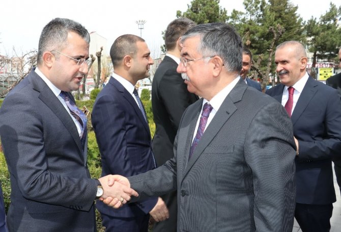 Milli Eğitim Bakanı Yılmaz’dan öğretmen ataması müjdesi