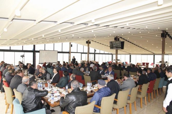 Sungurlu Belediye Başkanı Abdulkadir Şahiner esnafla mesire kafede buluştu