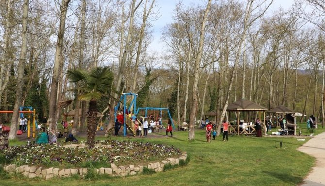 Egemenlik Mesire Alanı vatandaşlardan ilgi görüyor