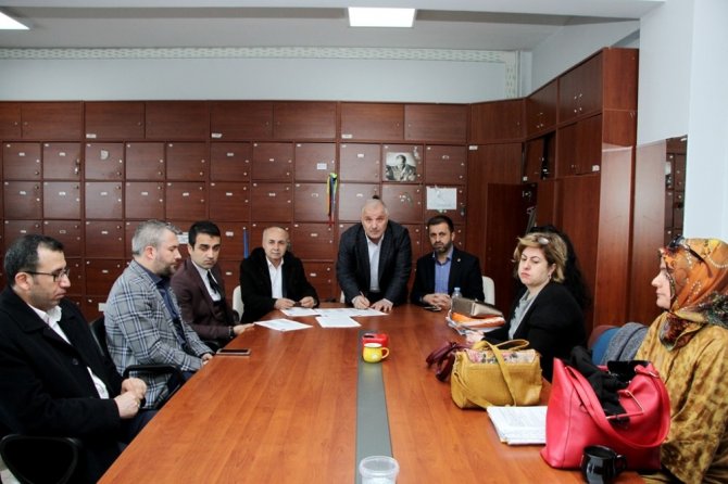 Eğitim-Bir-Sen’den performans taslağına ve şiddete karşı imza kampanyası