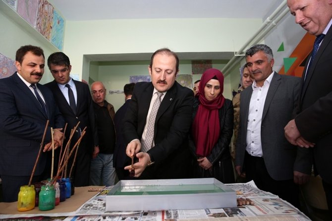 Vali Pehlivan, “Köyün En Çocuk Hali” Projesinde Kütüphane Açılışı Gerçekleştirdi