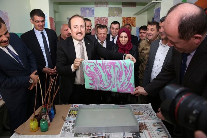 Vali Pehlivan, “Köyün En Çocuk Hali” Projesinde Kütüphane Açılışı Gerçekleştirdi