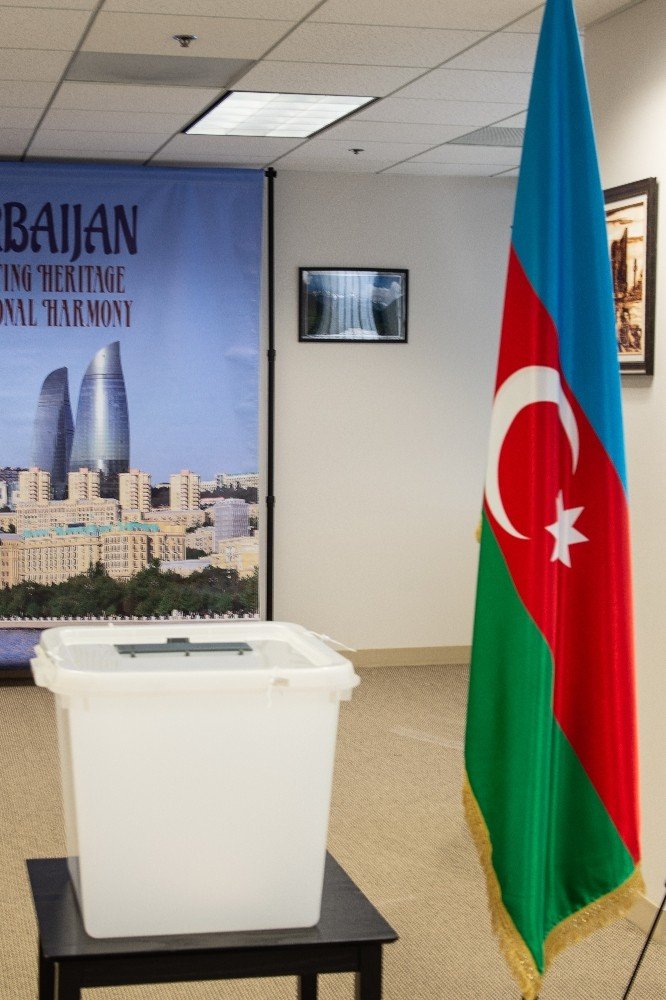 Azerbaycan Seçimlerinde oy verme işlemi Los Angeles Başkonsolosluğu’nda başladı