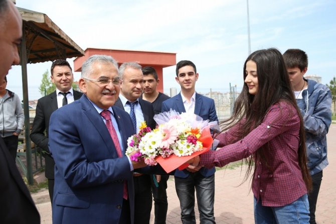 Büyükkılıç, Şehit Saim Çelik MTAL’nin Kariyer Günleri Konuğu Oldu