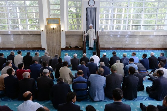 Diyanet İşleri Başkanı Erbaş Hutbe İrad Etti