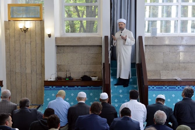 Diyanet İşleri Başkanı Erbaş Hutbe İrad Etti
