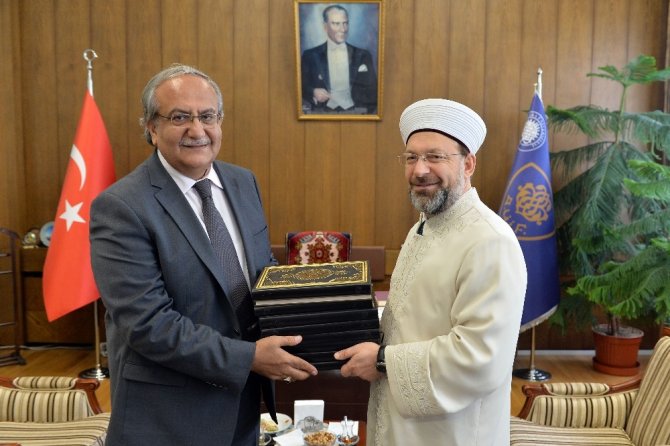 Diyanet İşleri Başkanı Erbaş Hutbe İrad Etti