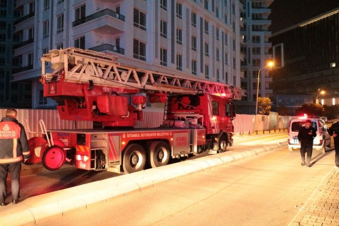 Maltepe'deki İntihar girişimini vatandaşlar sosyal medyada canlı yayınladılar