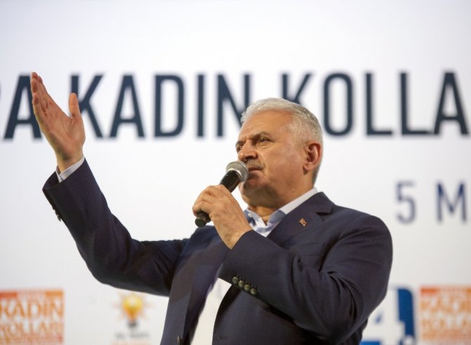 Başbakan Yıldırım: "Başkaları çatısız kalmış olabilir, AK Parti en sağlam çatıyla seçime gidiyor"