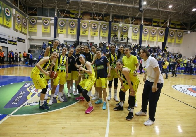 Fenerbahçe kadın basketbol takımı Hatay Büyükşehir Belediyesi'ni yenerek finale çıktı