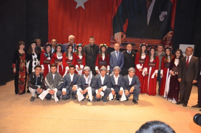 Hakkari Yüksekova’da Halk eğitim merkez müdürlüğünden yıl sonu sergisi