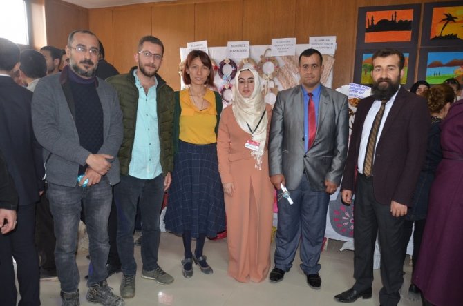 Hakkari Yüksekova’da Halk eğitim merkez müdürlüğünden yıl sonu sergisi