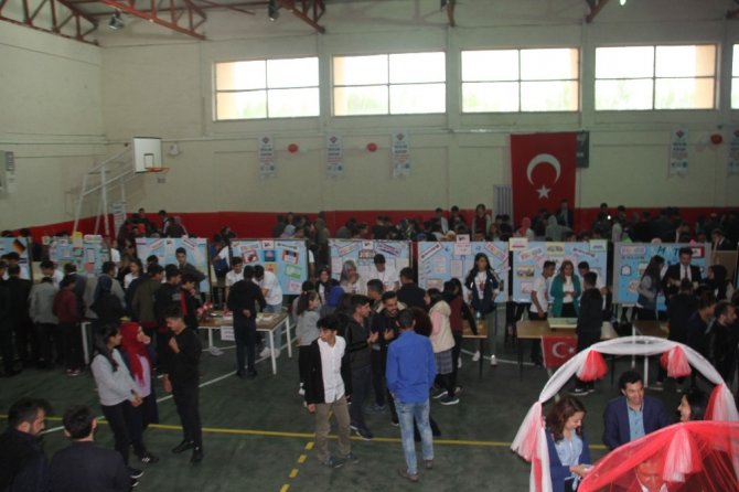 Muş Malazgirt’te ‘TÜBİTAK Bilim Fuarı’ sergisi açıldı