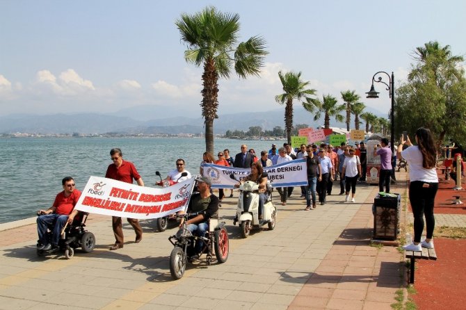 Fethiyeli Engellilerden Anlamlı Yürüyüş: Ayrıcalık değil hakkımızı istiyoruz