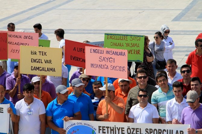 Fethiyeli Engellilerden Anlamlı Yürüyüş: Ayrıcalık değil hakkımızı istiyoruz