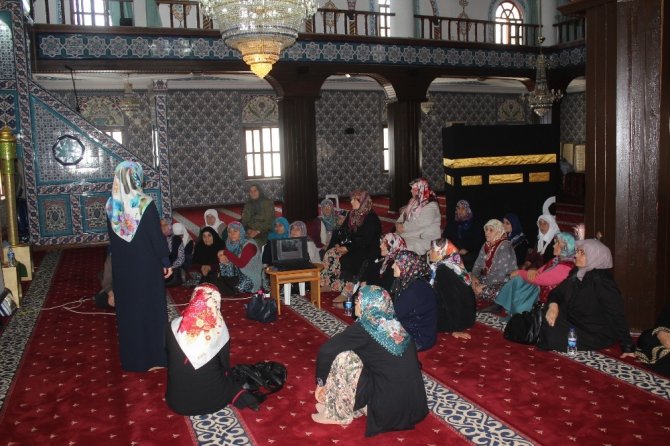 Antalya Manavgat'ta Hacı adayları bilgilendirildi