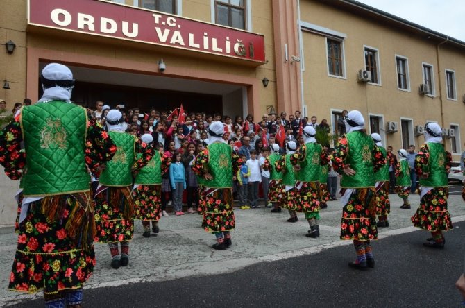 Biz Anadoluyuz Projesi" kapsamında Kilis’ten Ordu’ya gelen öğrenciler törenle karşılandı