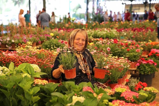 Çiçek Festivali için geri sayım başladı, Karşıyaka çiçek kokacak