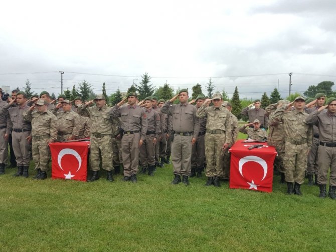 Düzcede engelliler haftasında engelliler Çakı gibi asker oldular