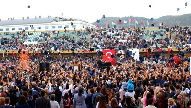 Muğla Sıtkı Koçman Üniversitesi 2017-2018 yılı mezuniyet töreni düzenlendi