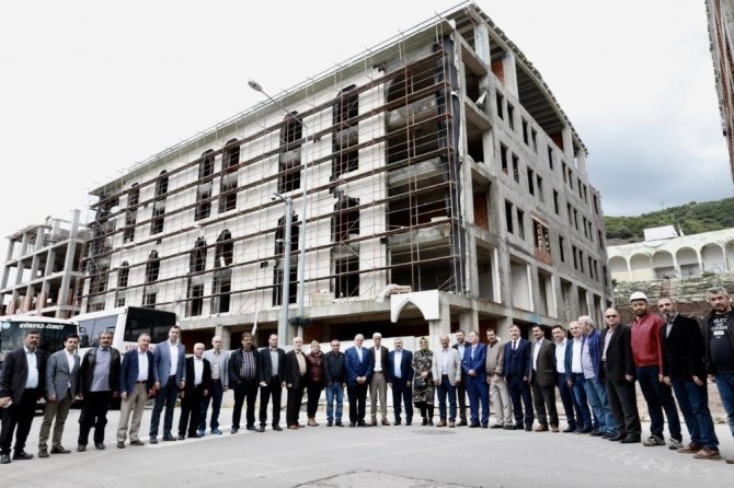 Körfez Belediye Başkanı İsmail Baran, projeleri yerinde inceledi