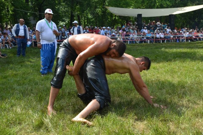 Köyceğiz’de düzenlenen 6.ncı yağlı güreşler başpehlivanı İsmail Balaban oldu