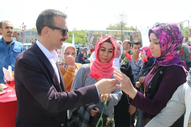 Van'ın Edremit Belediyesi tarafından Edremit’te ‘Anneler Günü’ etkinliği