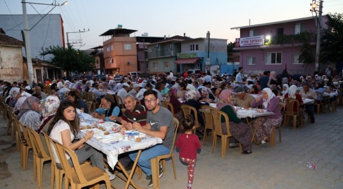Efeler Belediyesi 51 ayrı mahallede15 bin kişiye iftar verecek