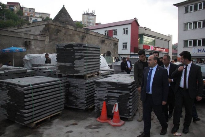 Bitlis’te sokak sağlıklaştırma çalışmaları devam ediyor