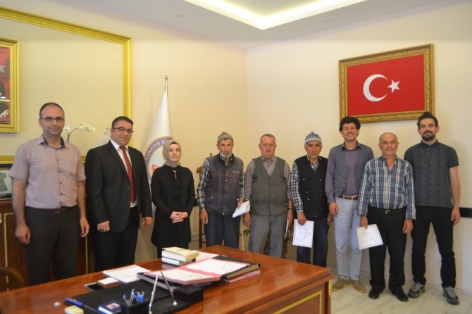 Büyükorhan’da okuma yazma belge dağıtım töreni yapıldı