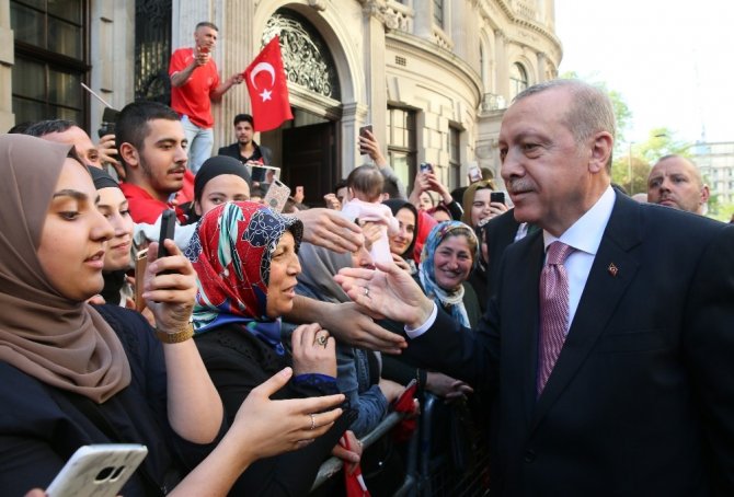 Cumhurbaşkanı Erdoğan’a Londra’da sevgi seli 15 Mayıs