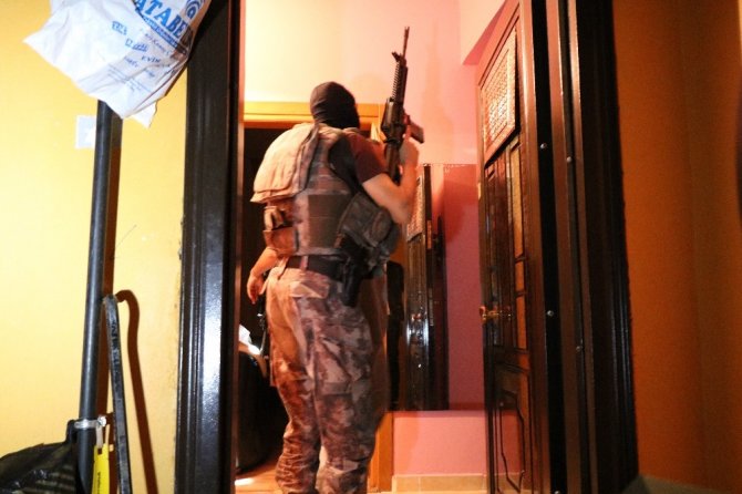 İstanbul Maltepe'de özel harekat destekli narkotik operasyonu